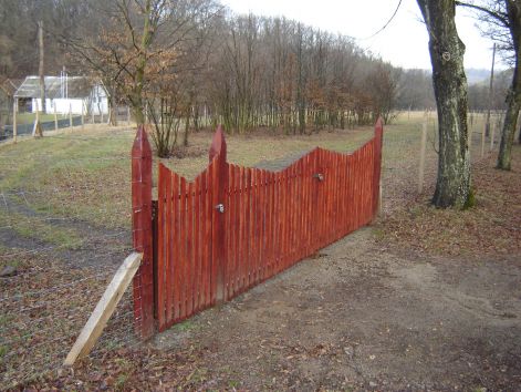 fa kerítés